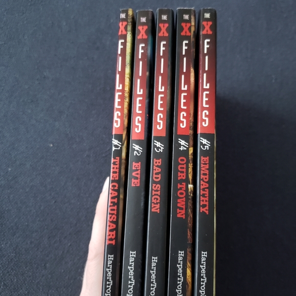 👽 X-Files Young Adult Books 👽 - Picture 3 of 13